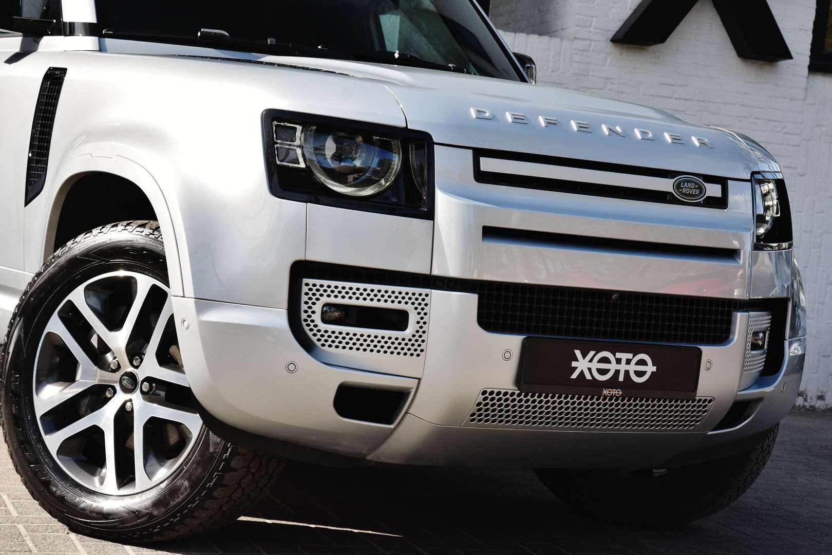 Land Rover Defender - 10
