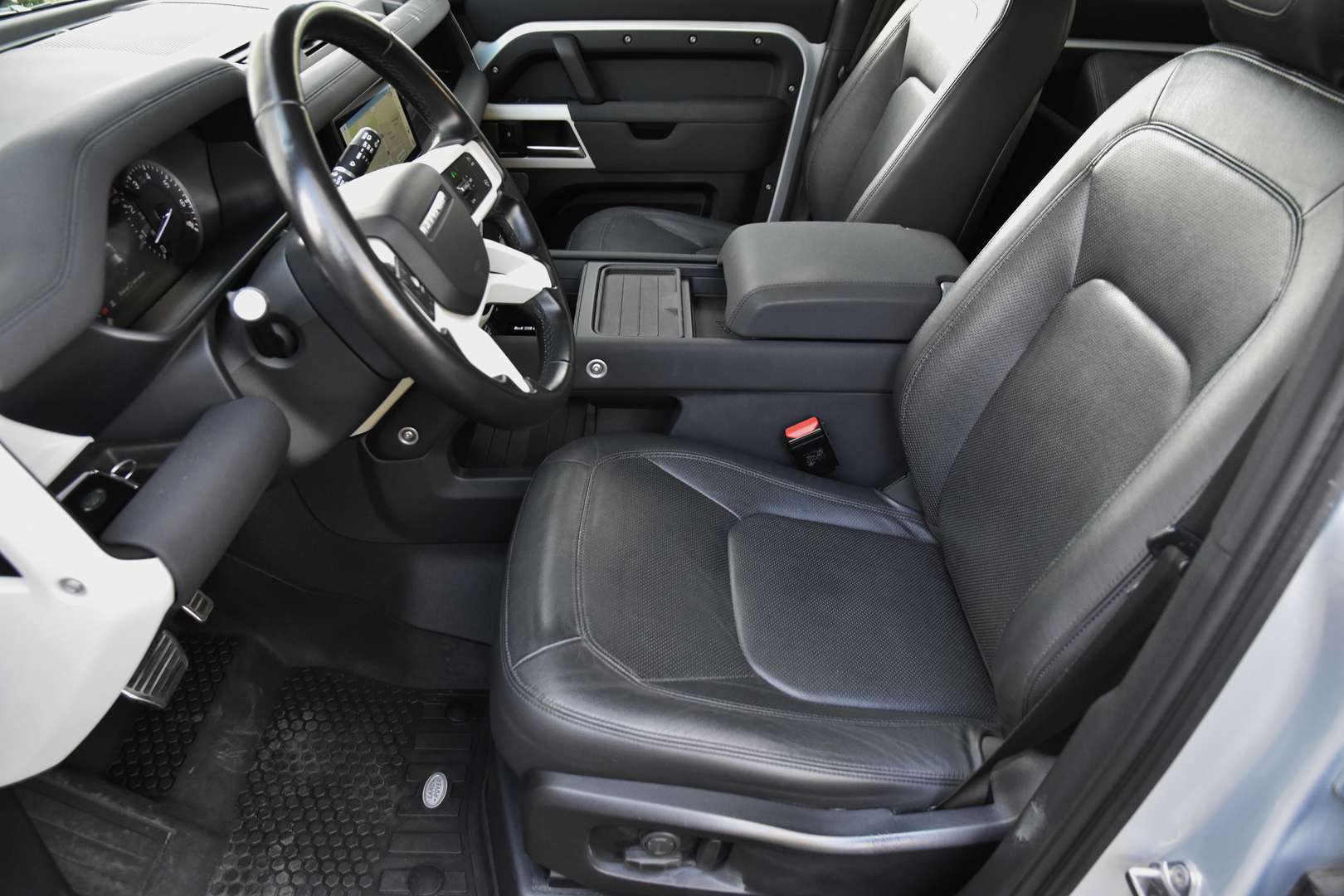 Land Rover Defender - 5