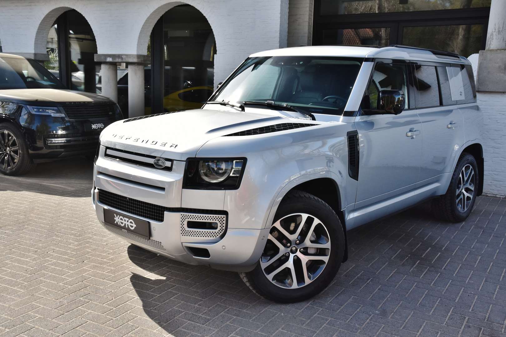 Land Rover Defender - 20