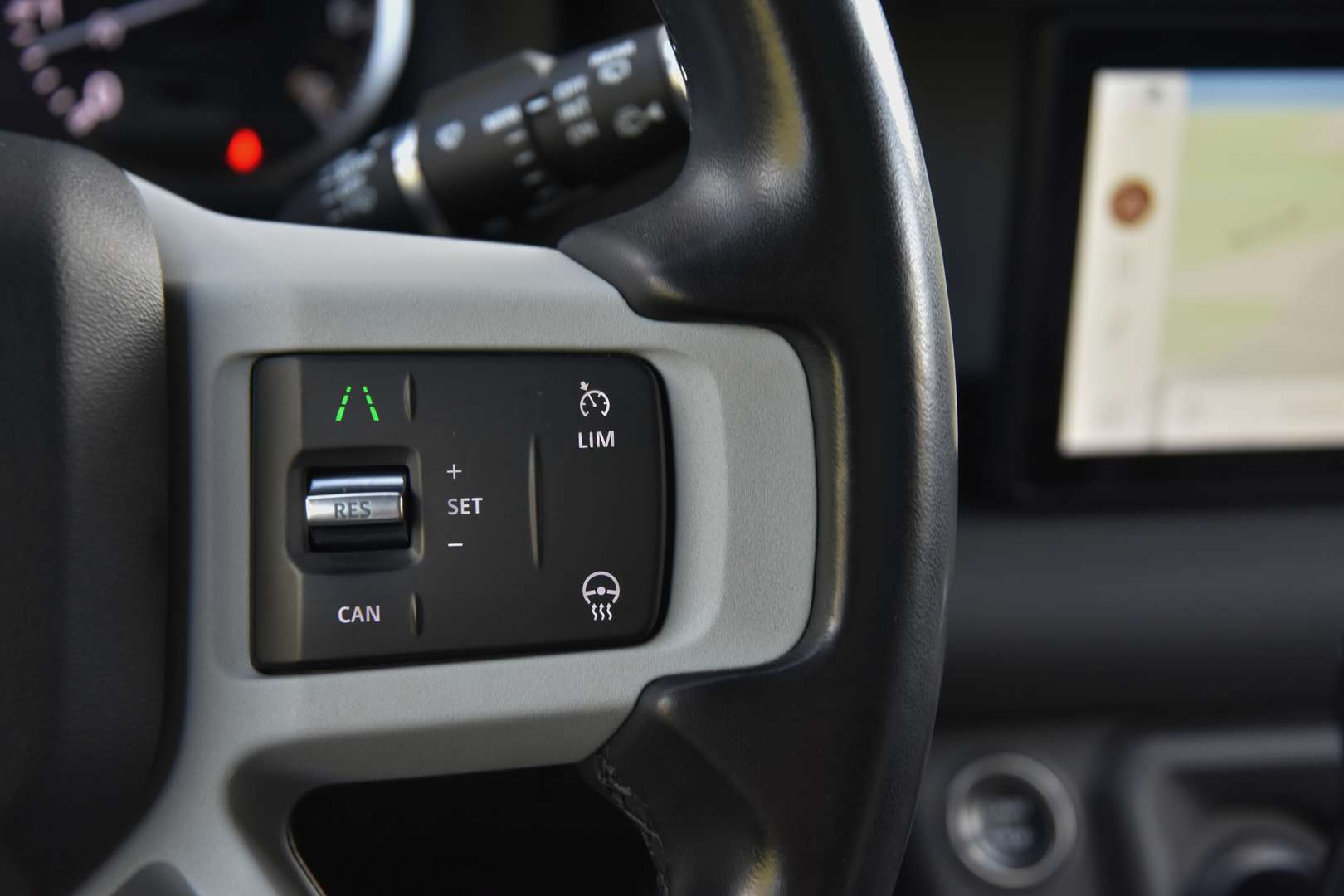 Land Rover Defender - 27