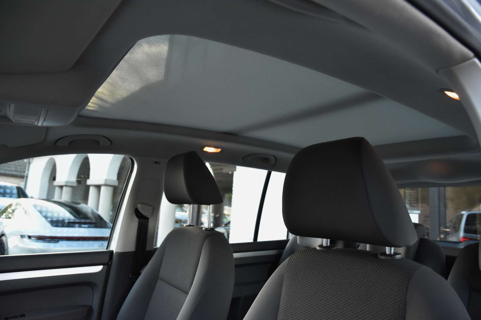 Volkswagen Touran - 13