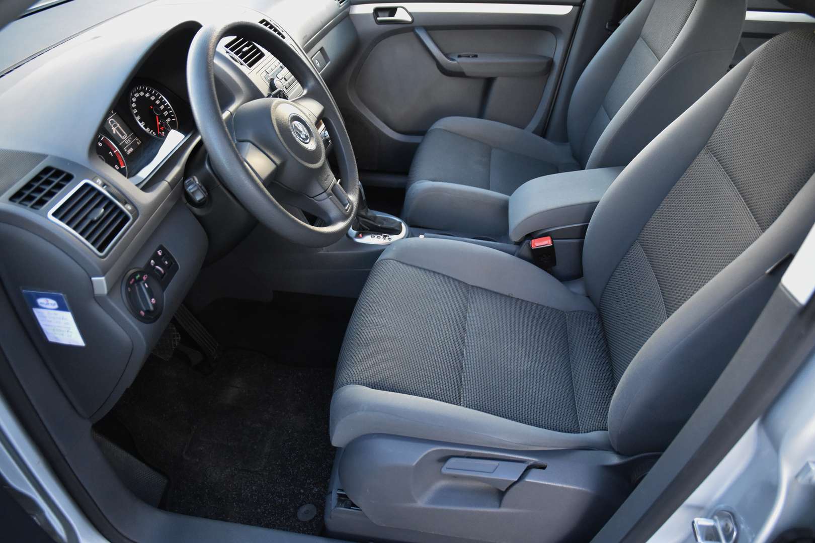 Volkswagen Touran - 5