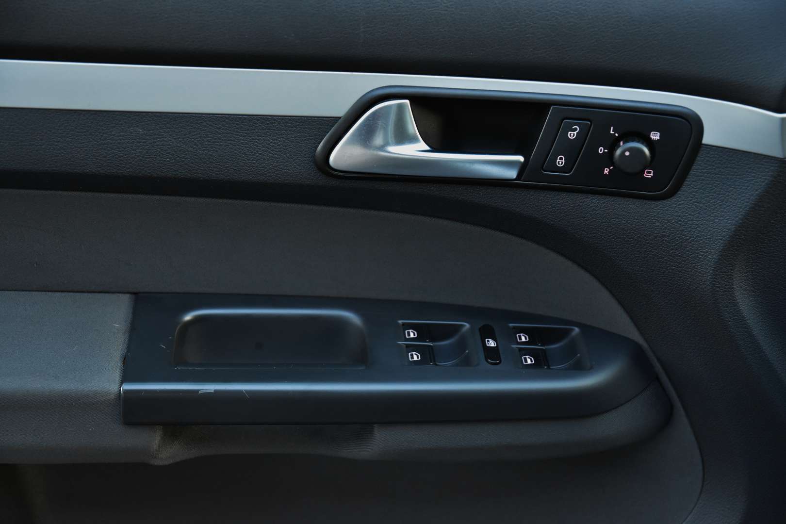 Volkswagen Touran - 19