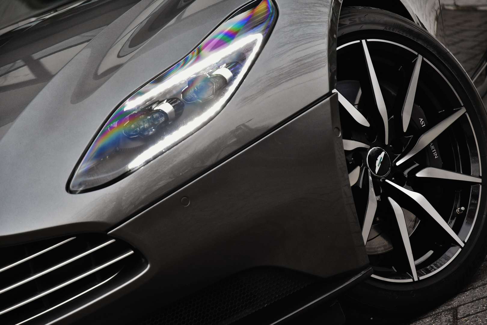 Aston Martin DB11 - 7