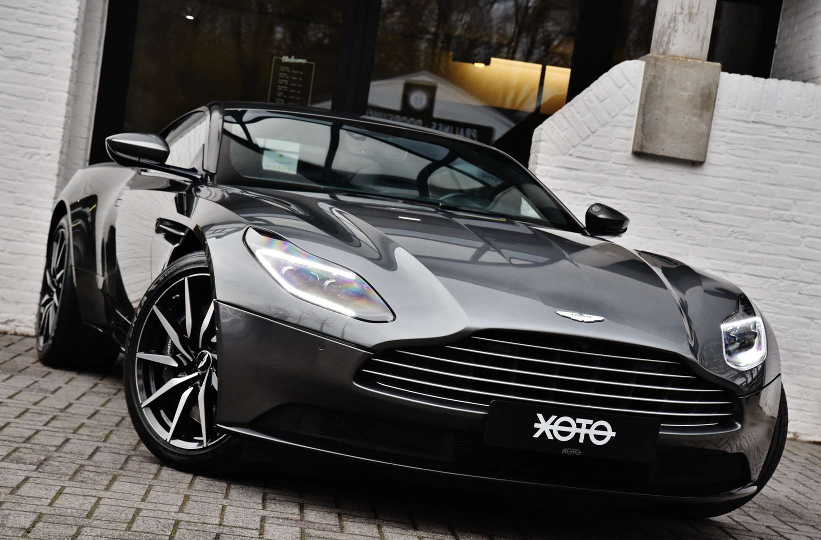 Aston Martin DB11 - 2