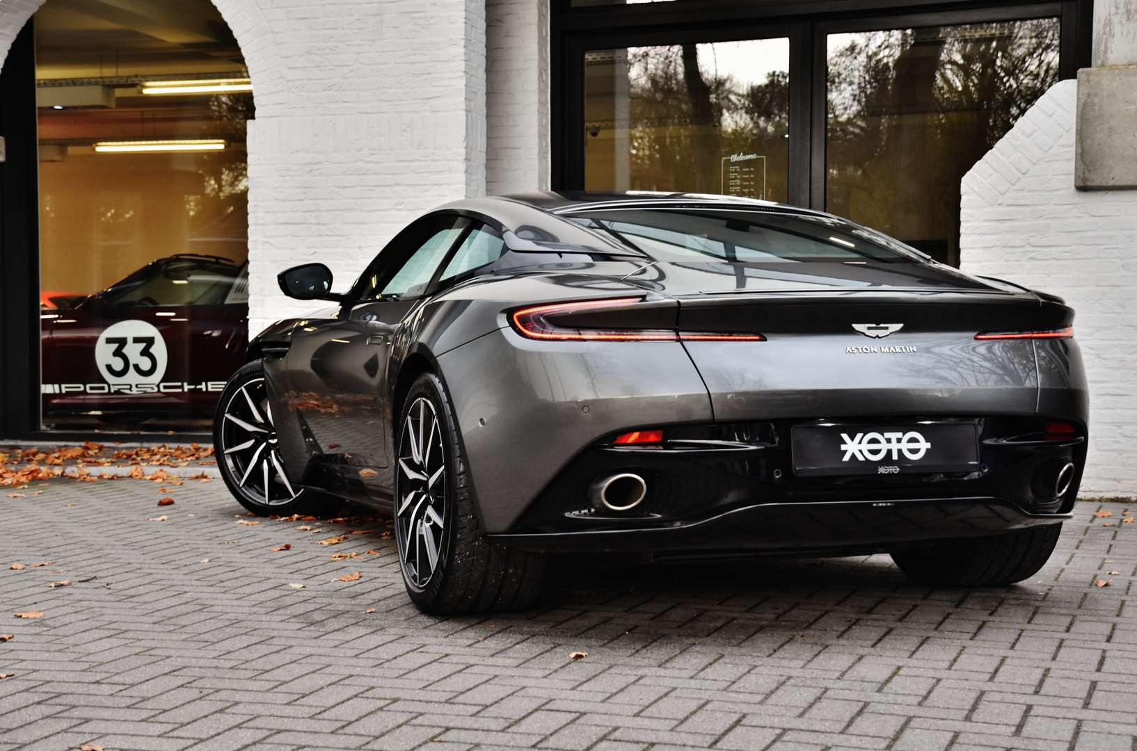 Aston Martin DB11 - 16