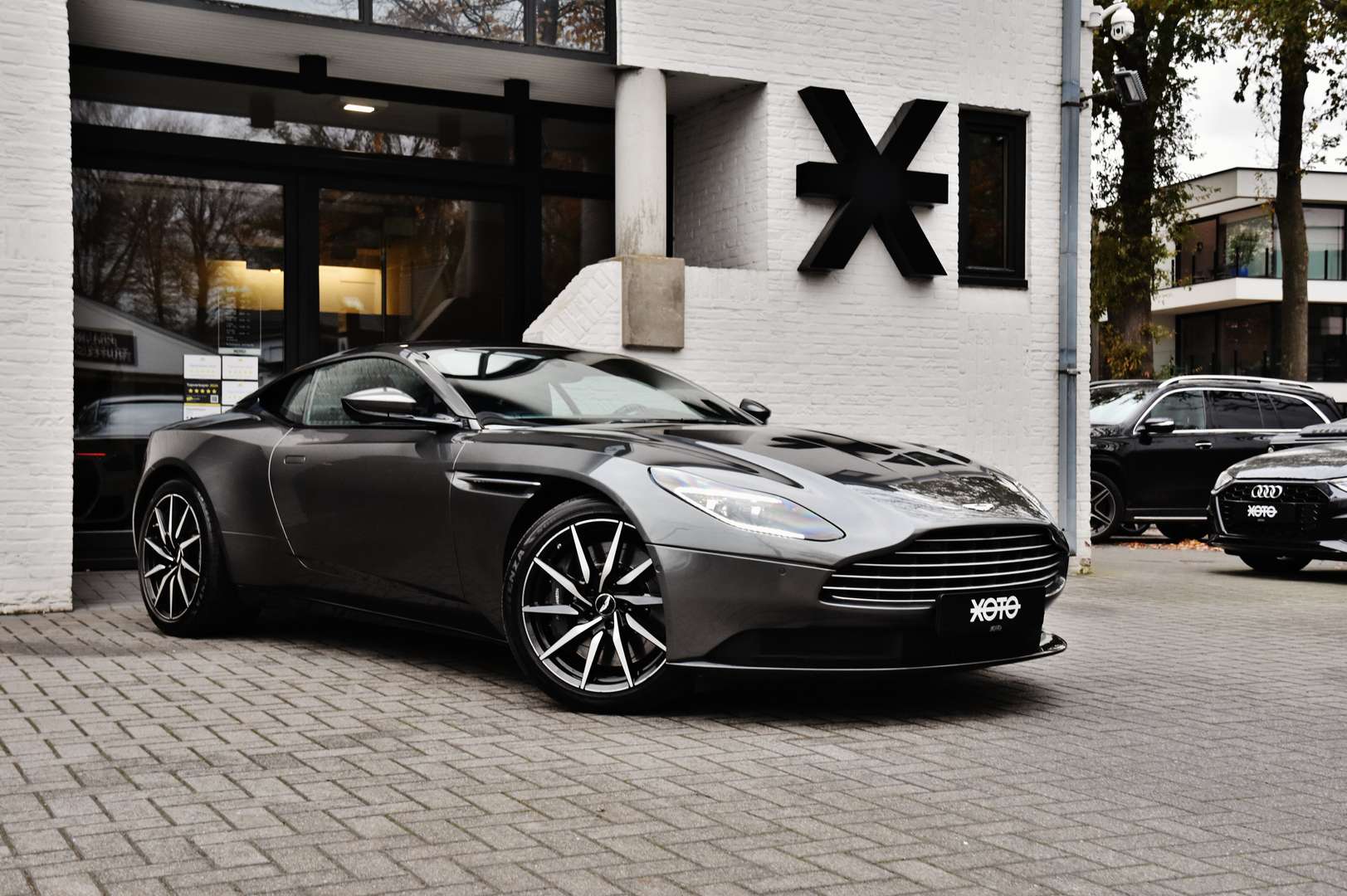 Aston Martin DB11 - 18