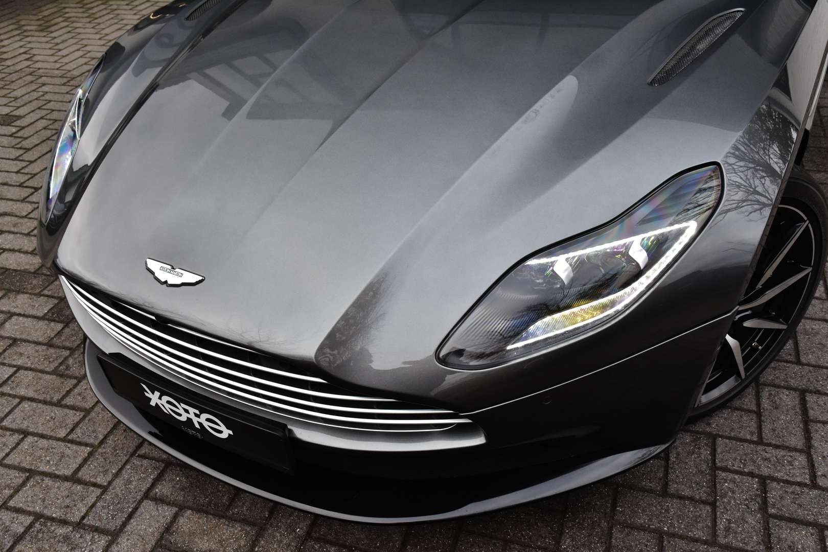 Aston Martin DB11 - 22