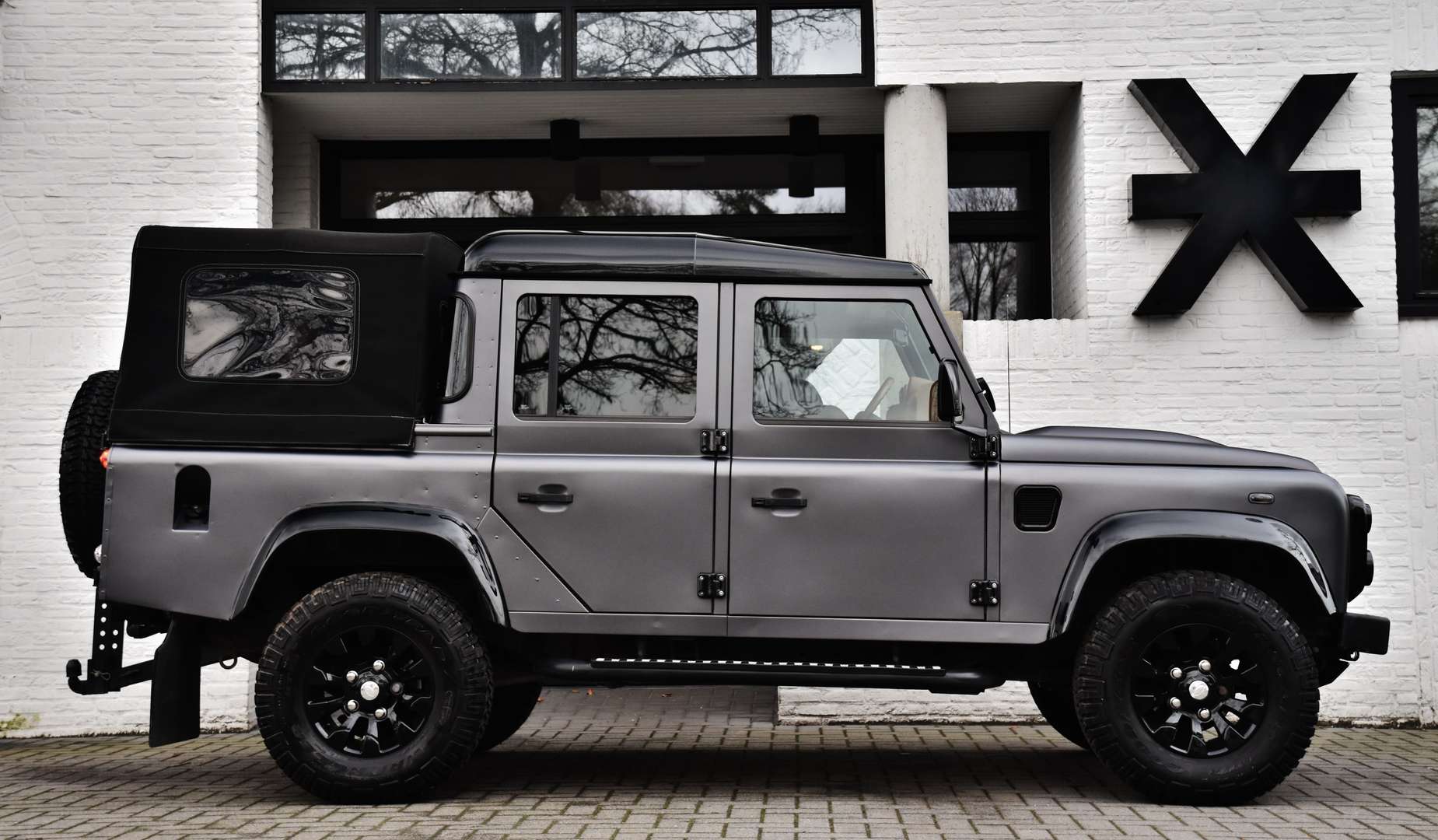 Land Rover Defender 110 - 3