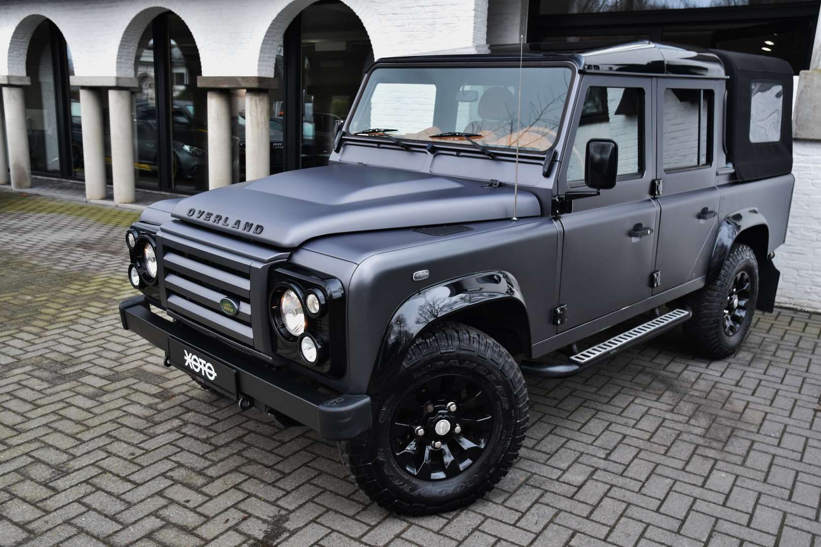 Land Rover Defender 110 - 19