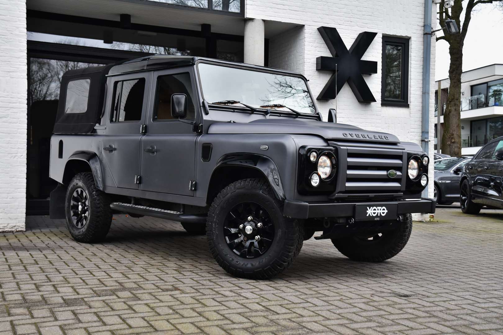 Land Rover Defender 110 - 17