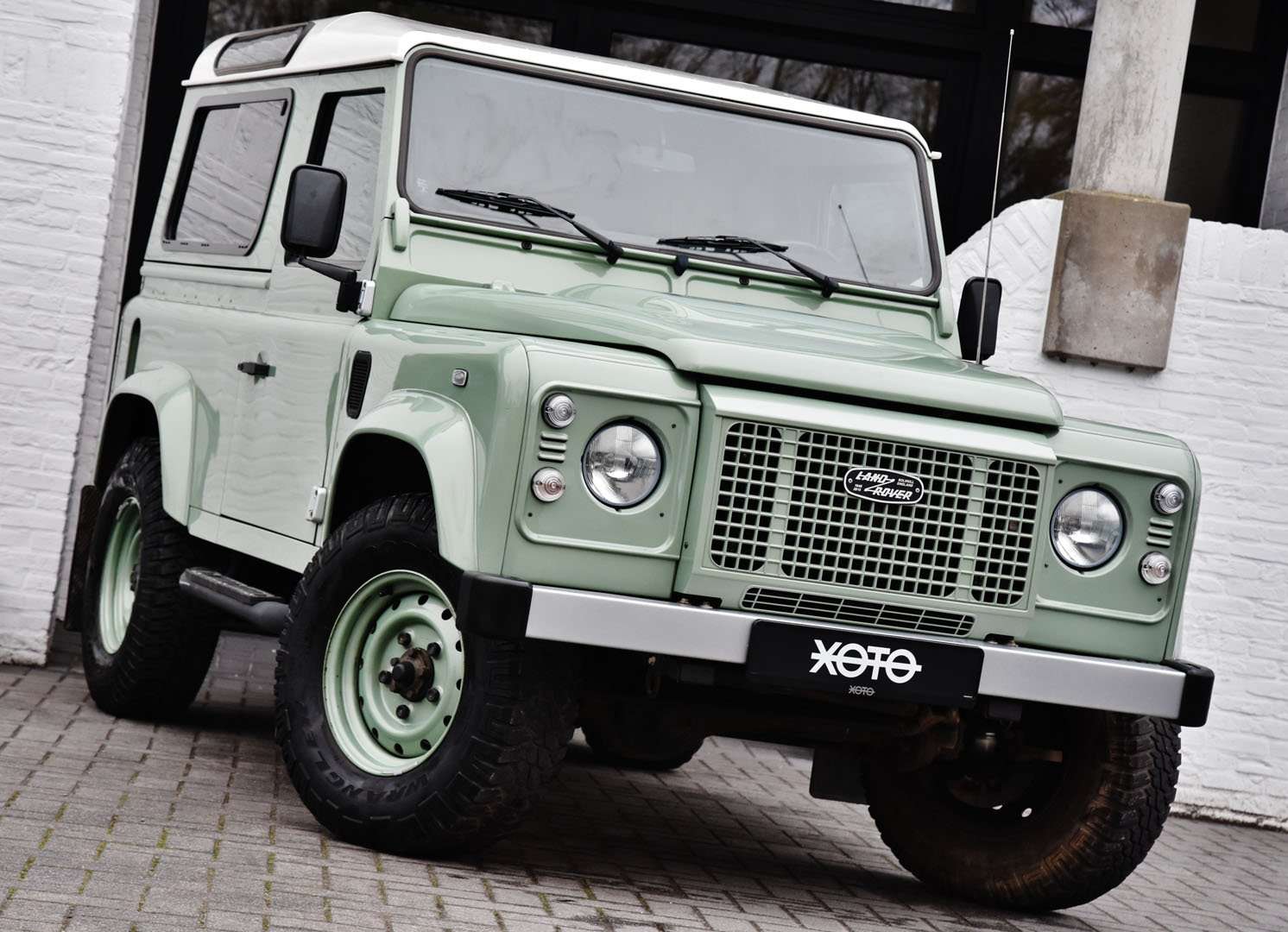 Land Rover Defender 90 - 2
