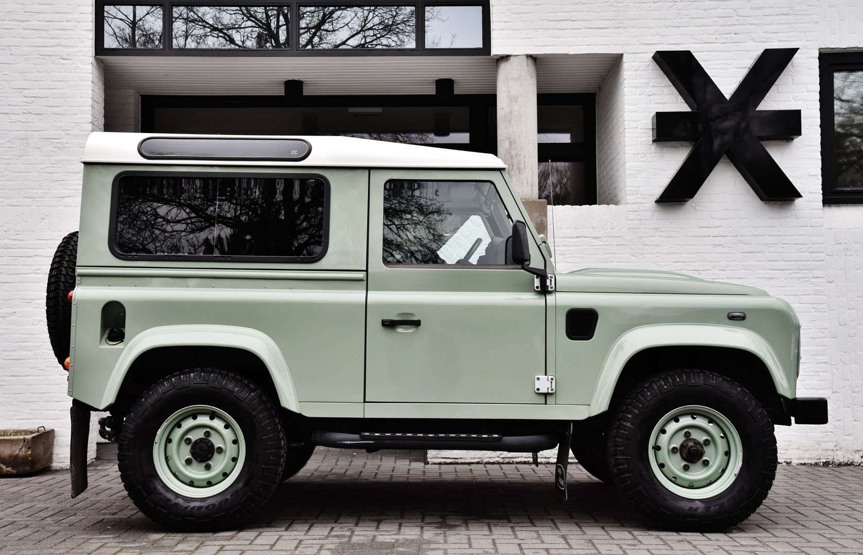 Land Rover Defender 90 - 3