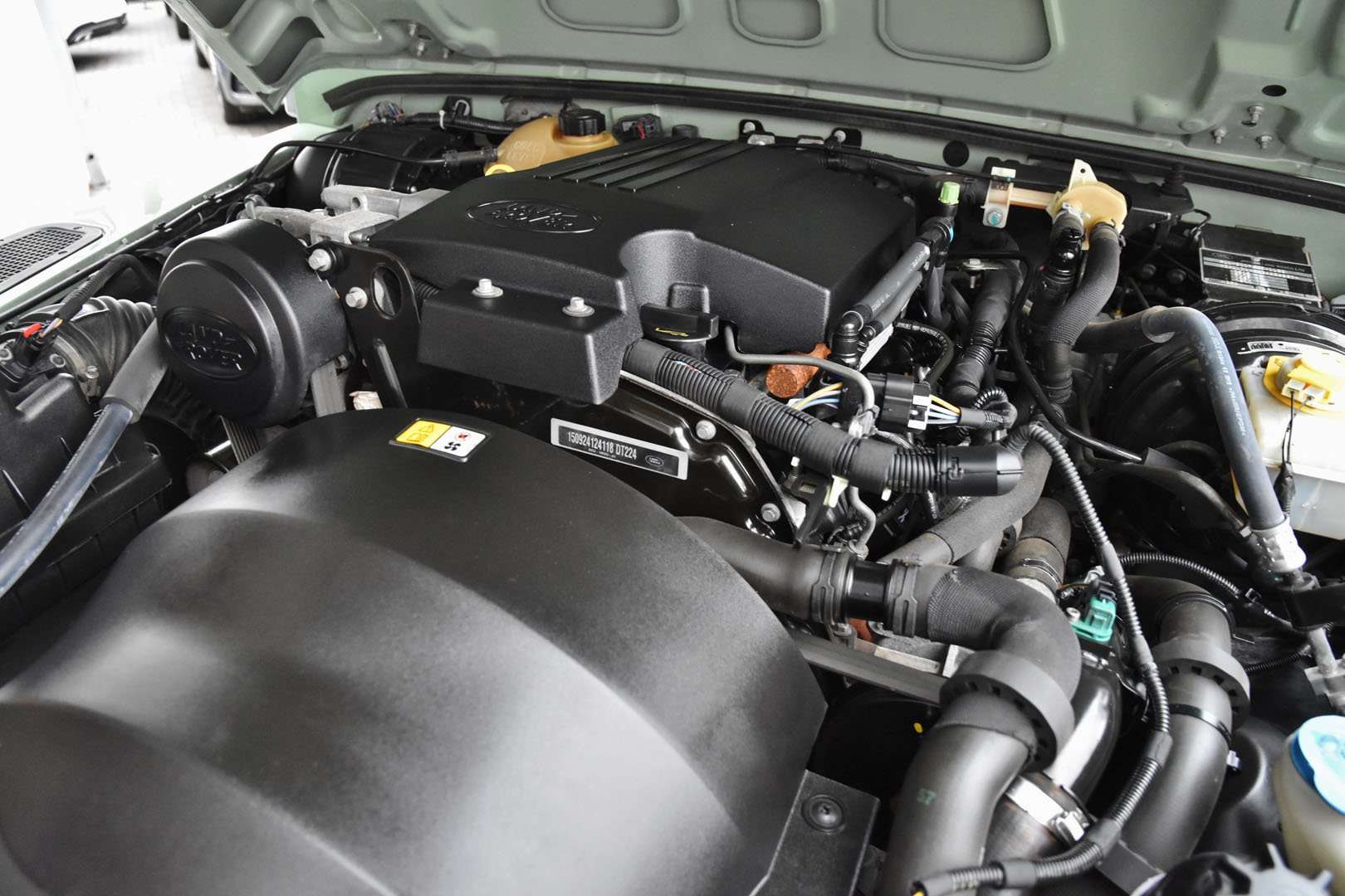 Land Rover Defender 90 - 6