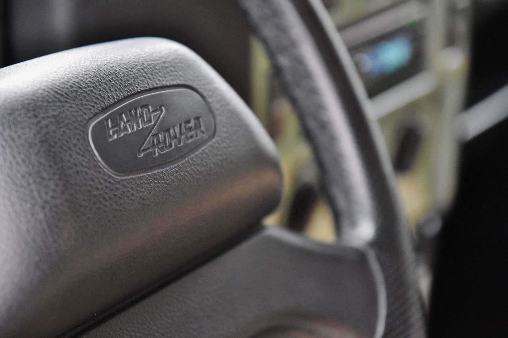 Land Rover Defender 90 - 11
