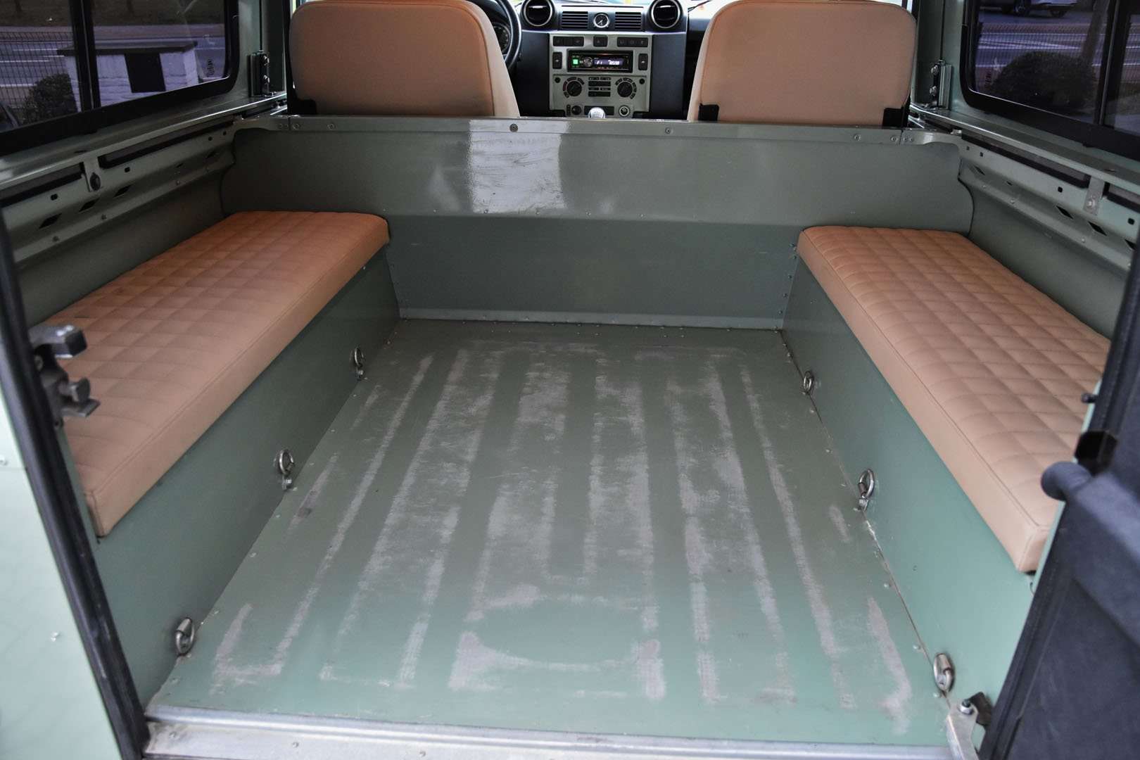 Land Rover Defender 90 - 12