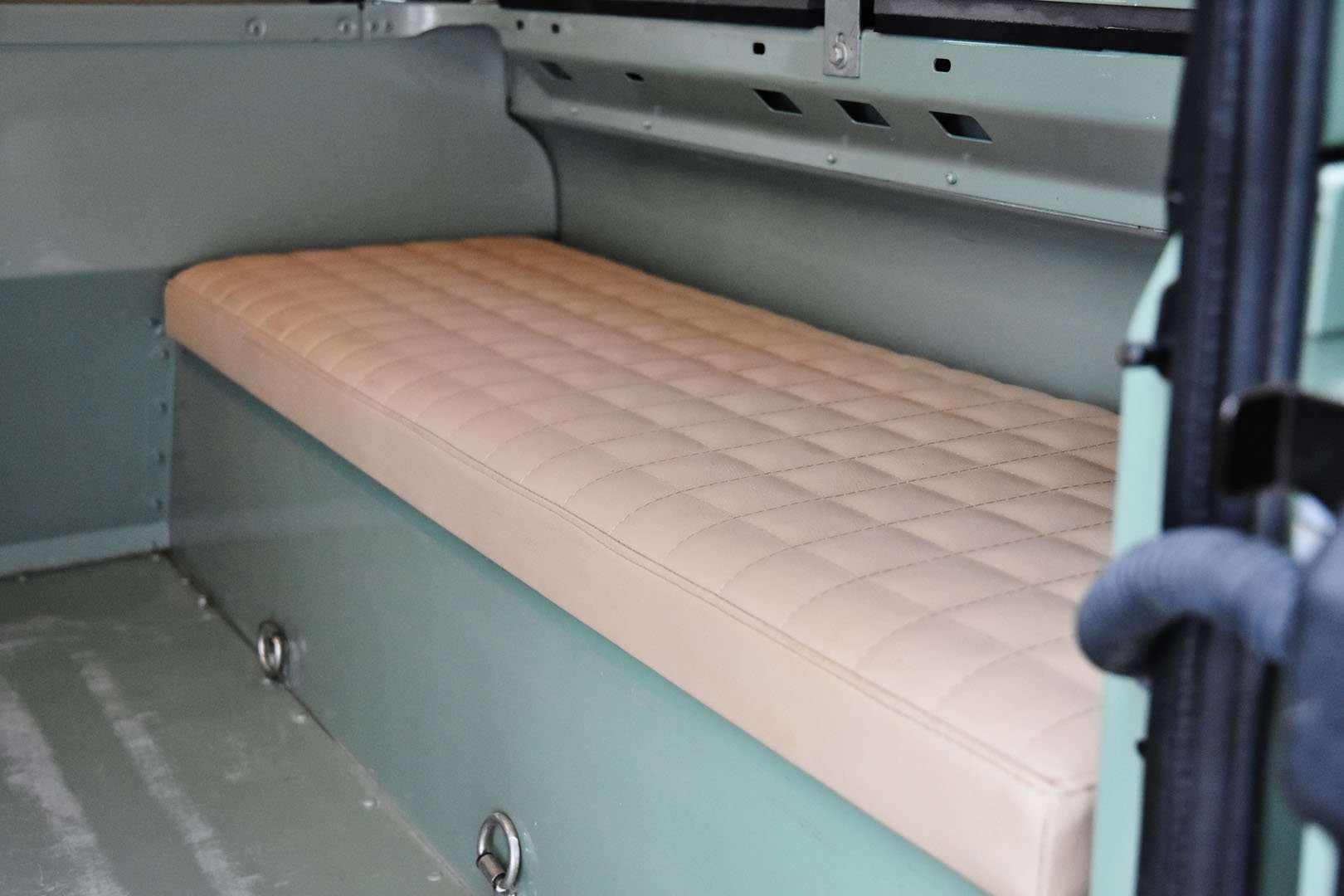 Land Rover Defender 90 - 15