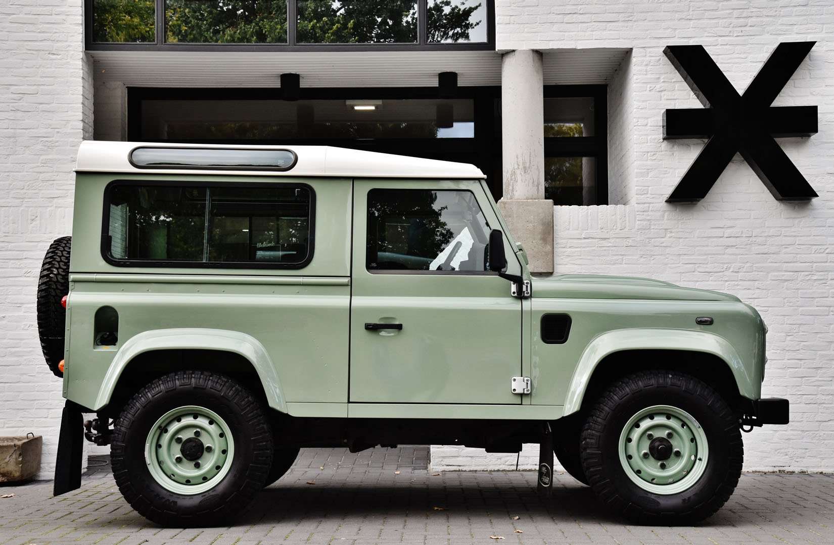 Land Rover Defender 90 - 3
