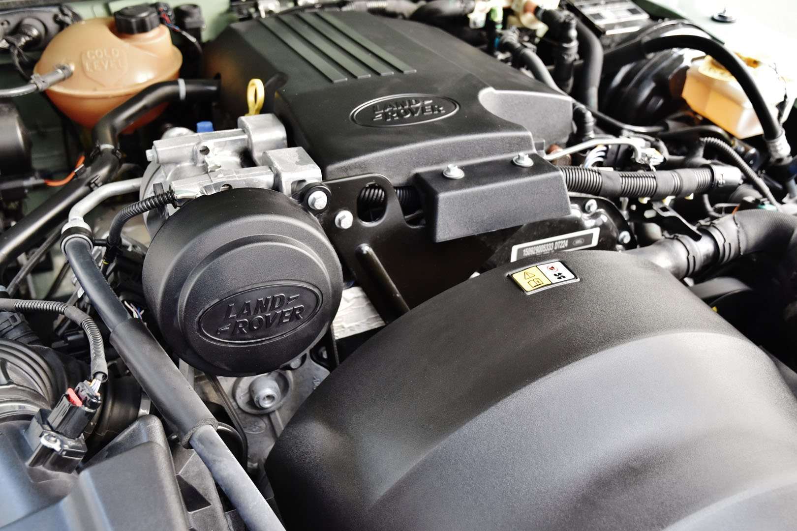 Land Rover Defender 90 - 6
