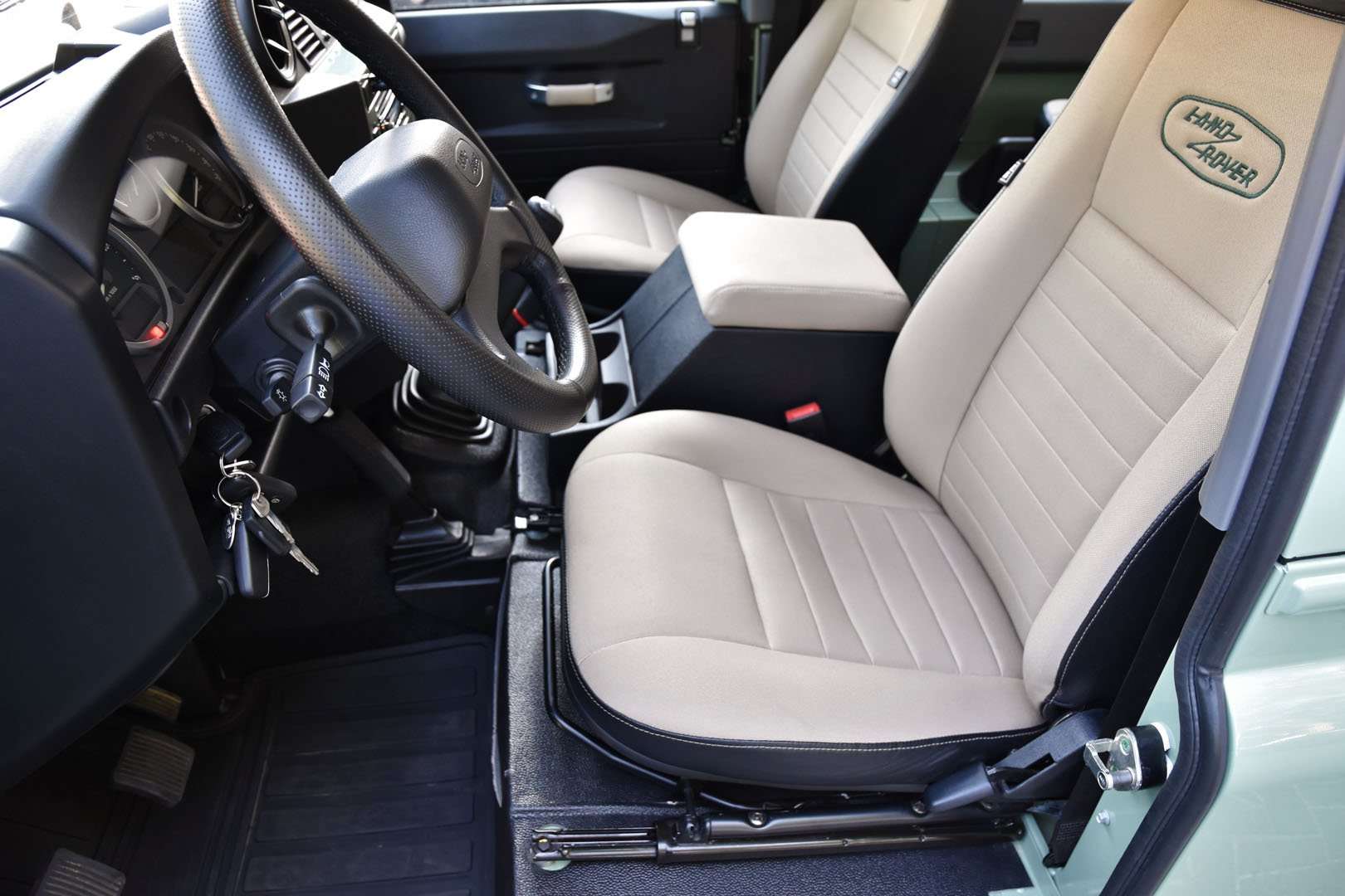 Land Rover Defender 90 - 5