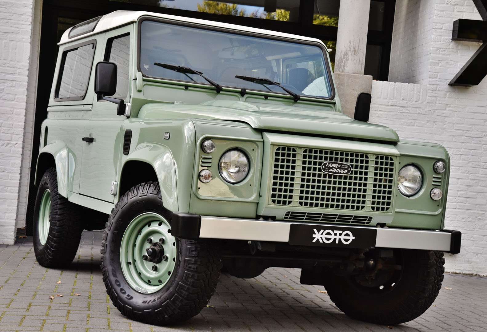 Land Rover Defender 90 - 2