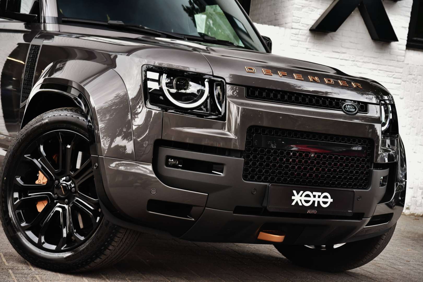 Land Rover Defender 110 - 10