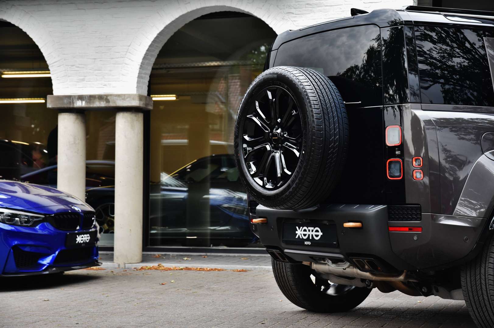 Land Rover Defender 110 - 17