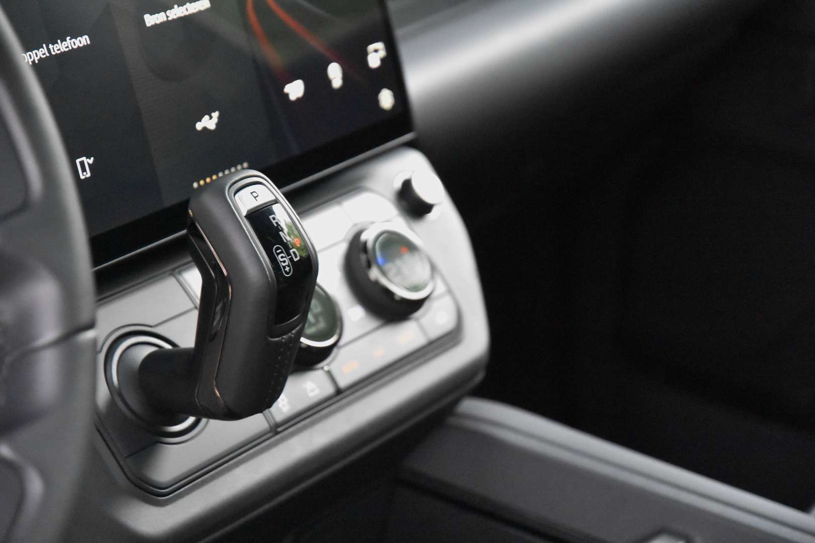 Land Rover Defender 110 - 21