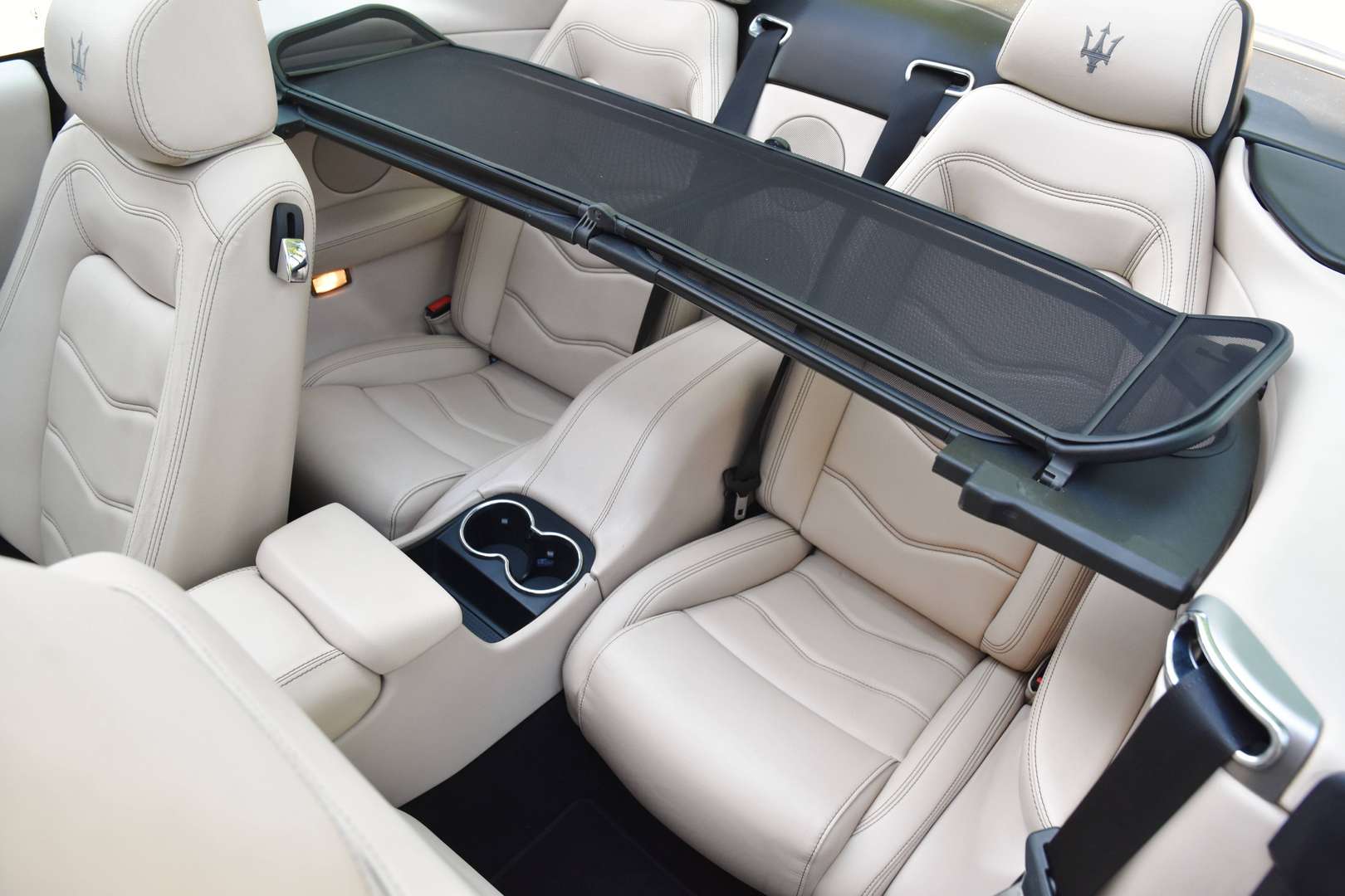 Maserati GranCabrio - 12