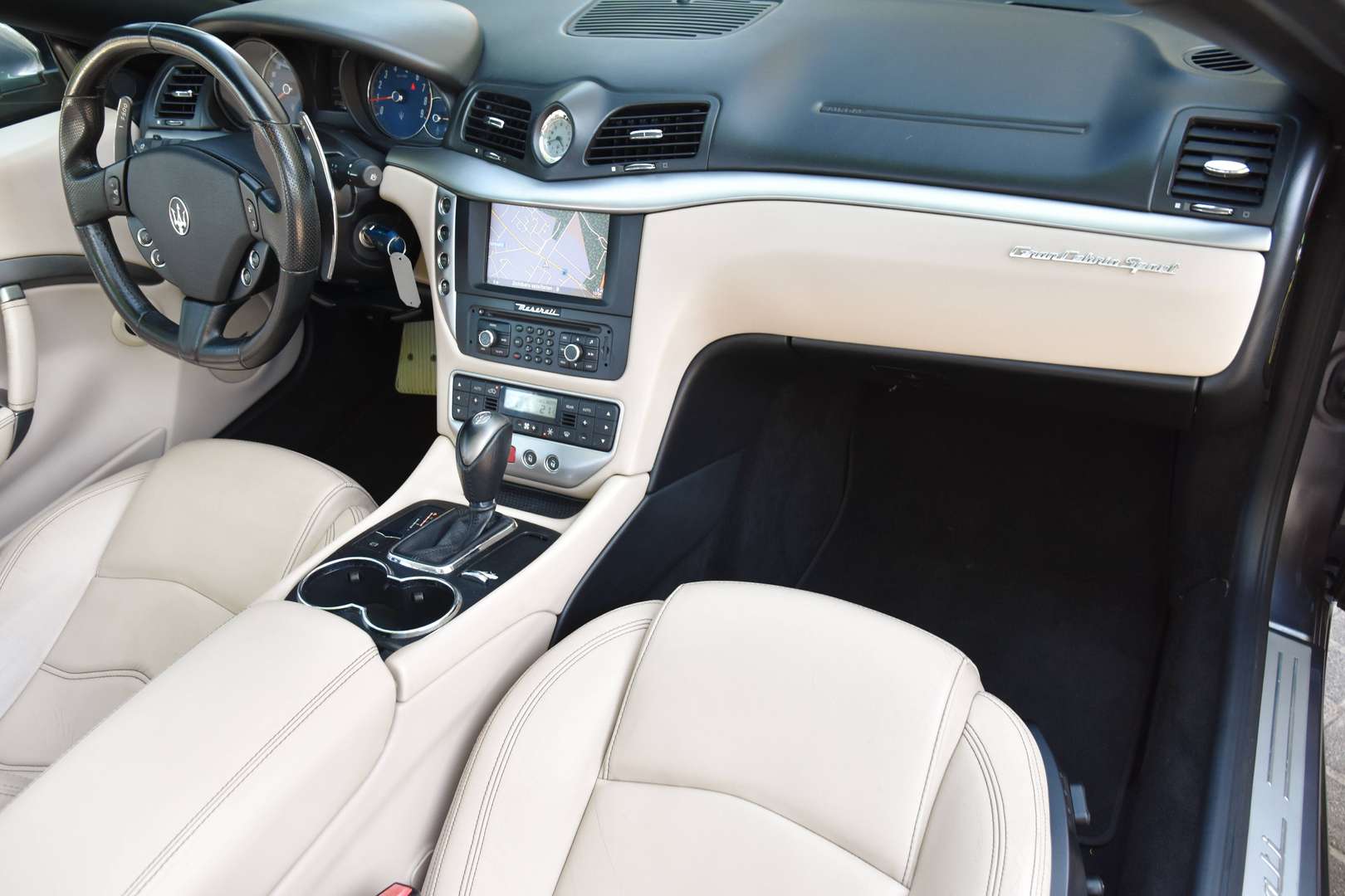 Maserati GranCabrio - 13