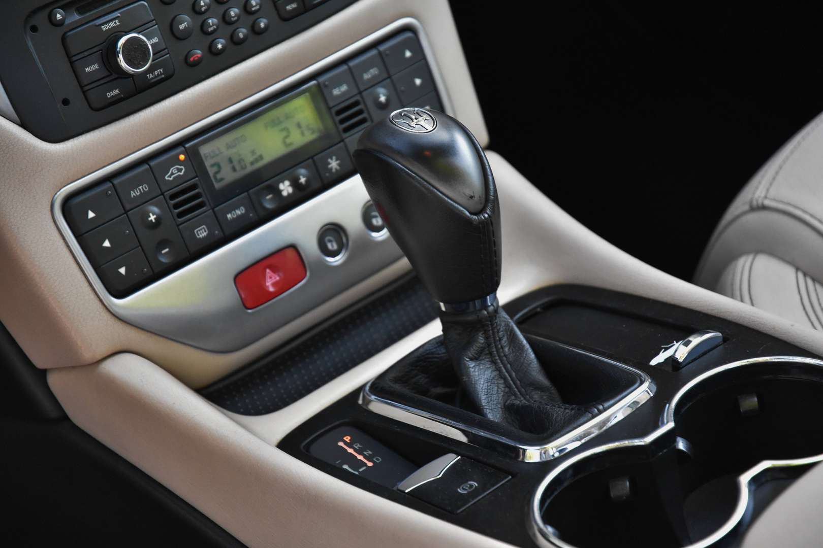Maserati GranCabrio - 21