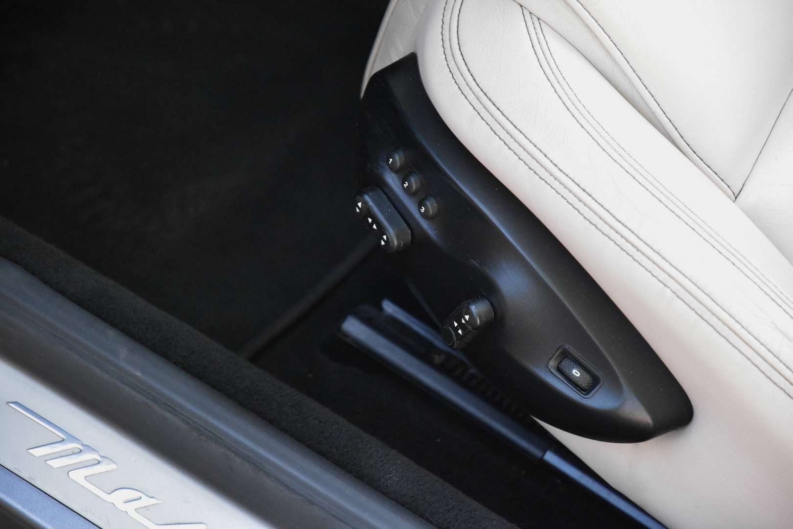 Maserati GranCabrio - 22