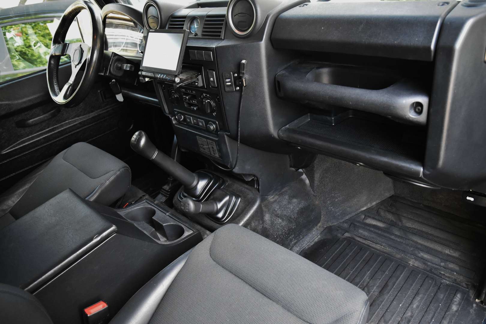 Land Rover Defender 130 - 13