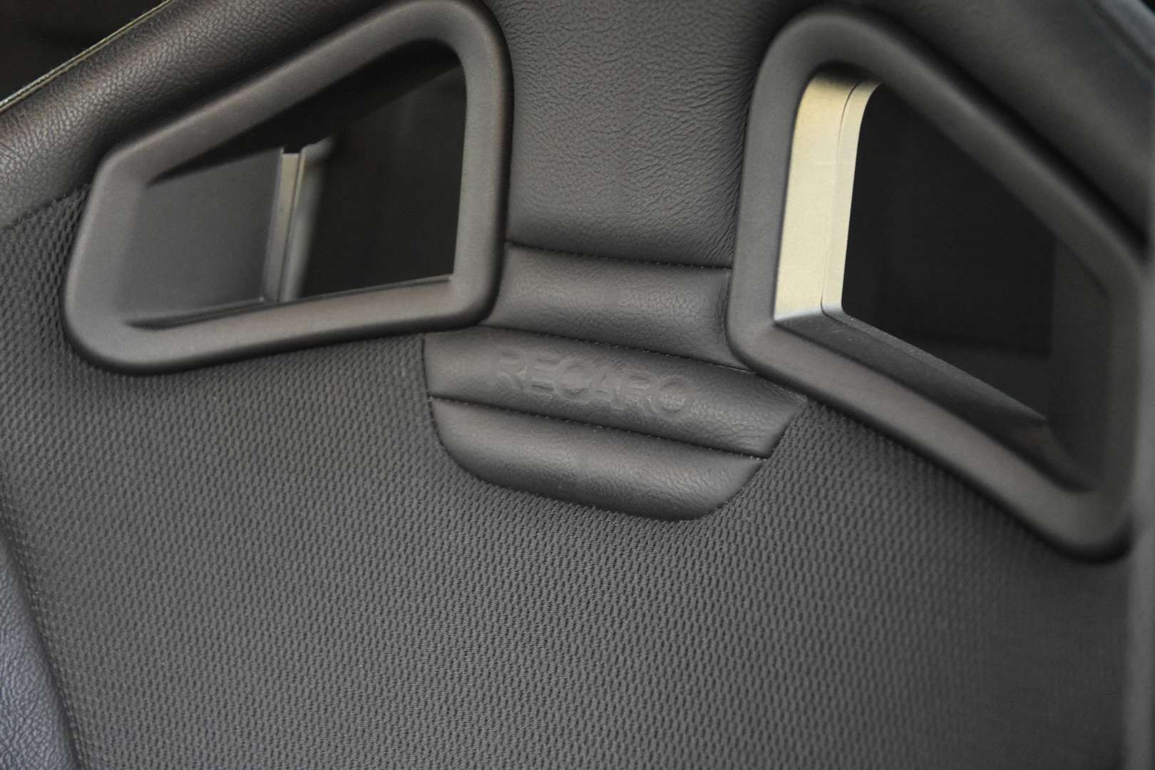 Land Rover Defender 130 - 24