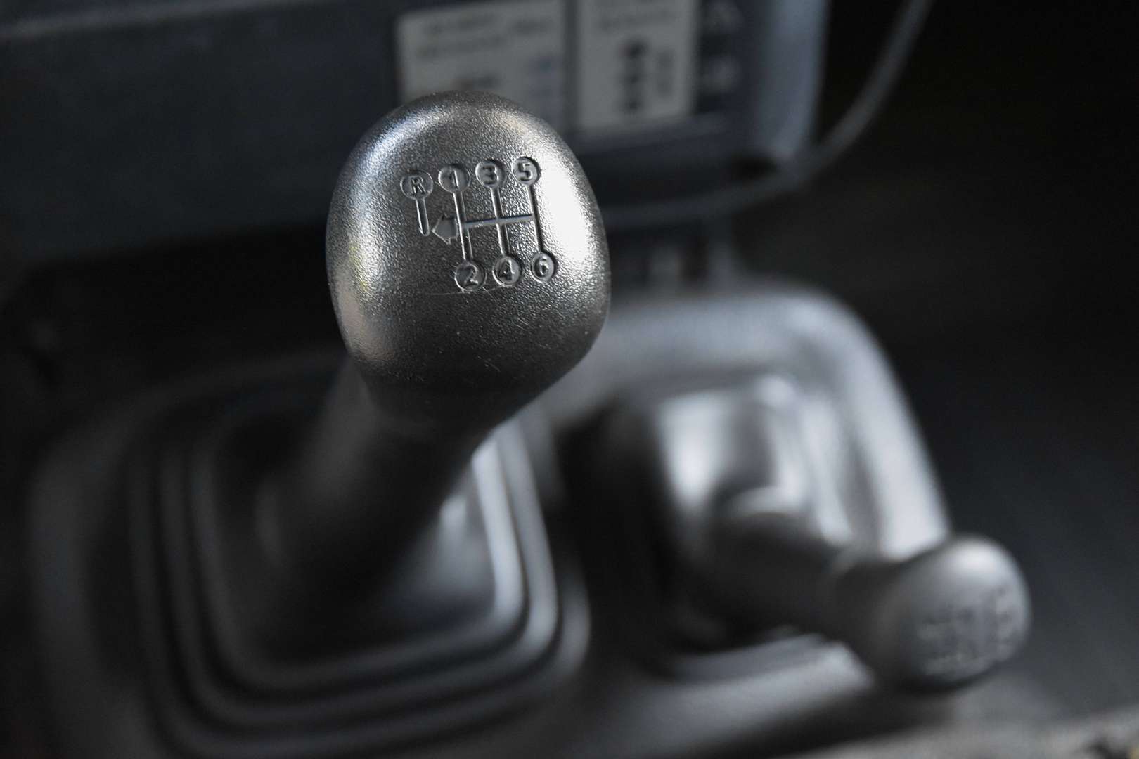 Land Rover Defender 130 - 29