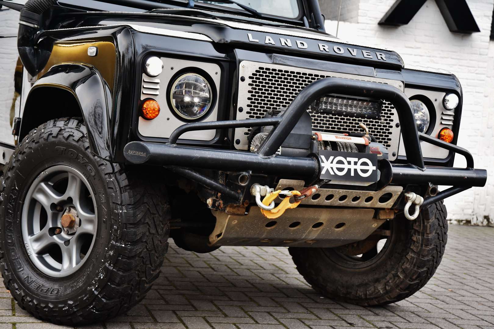 Land Rover Defender 110 - 10
