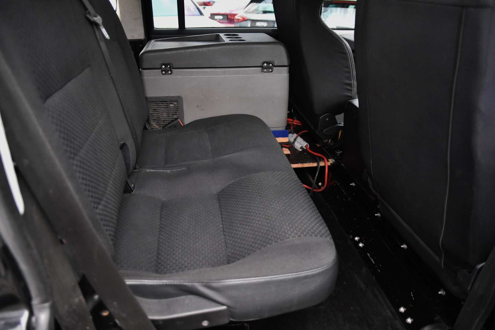 Land Rover Defender 110 - 11