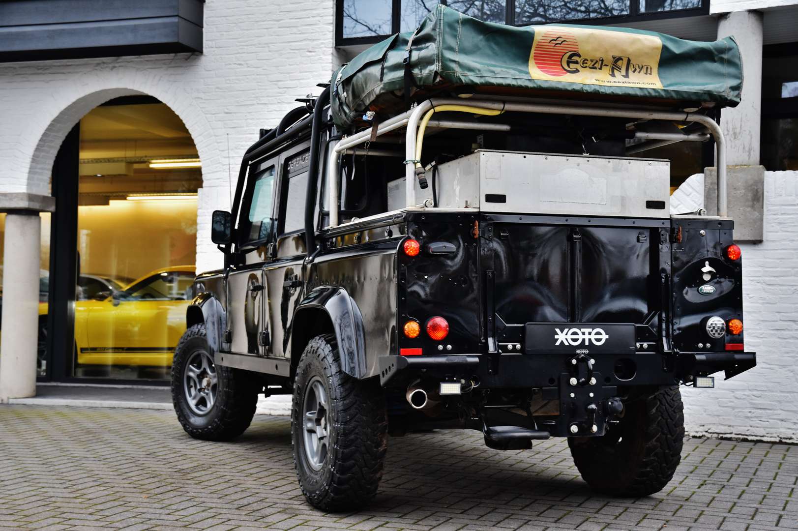 Land Rover Defender 110 - 14
