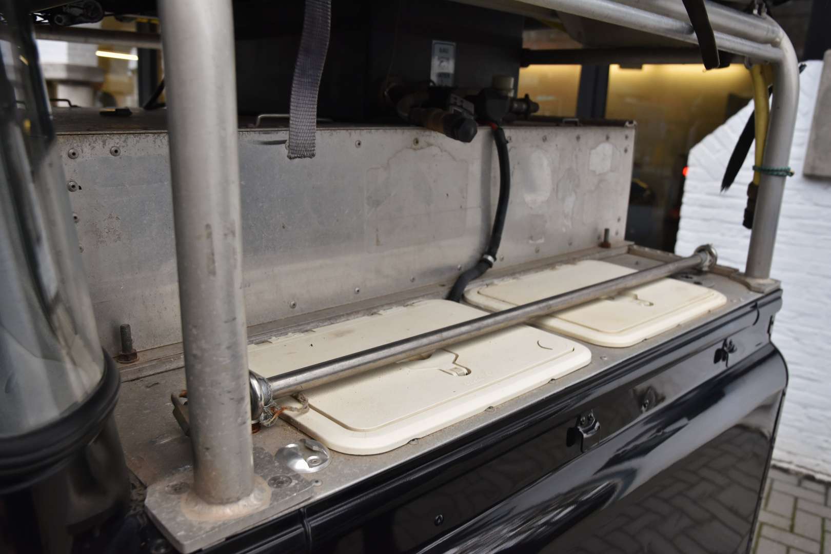 Land Rover Defender 110 - 24
