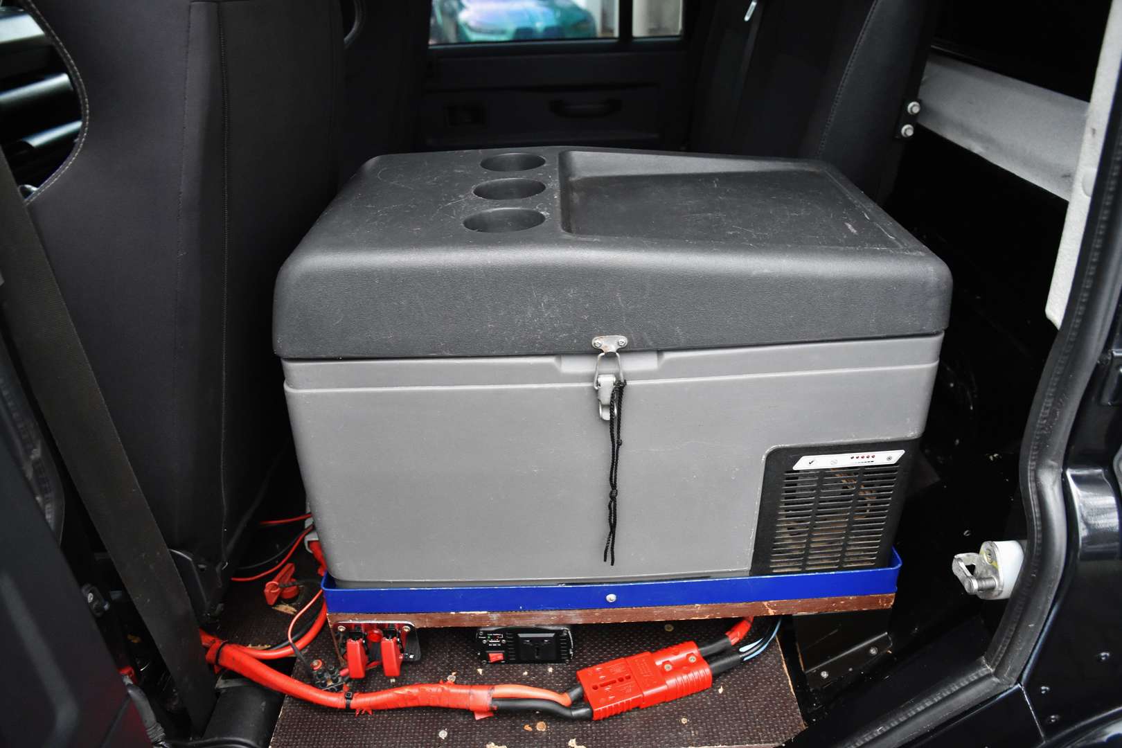 Land Rover Defender 110 - 23