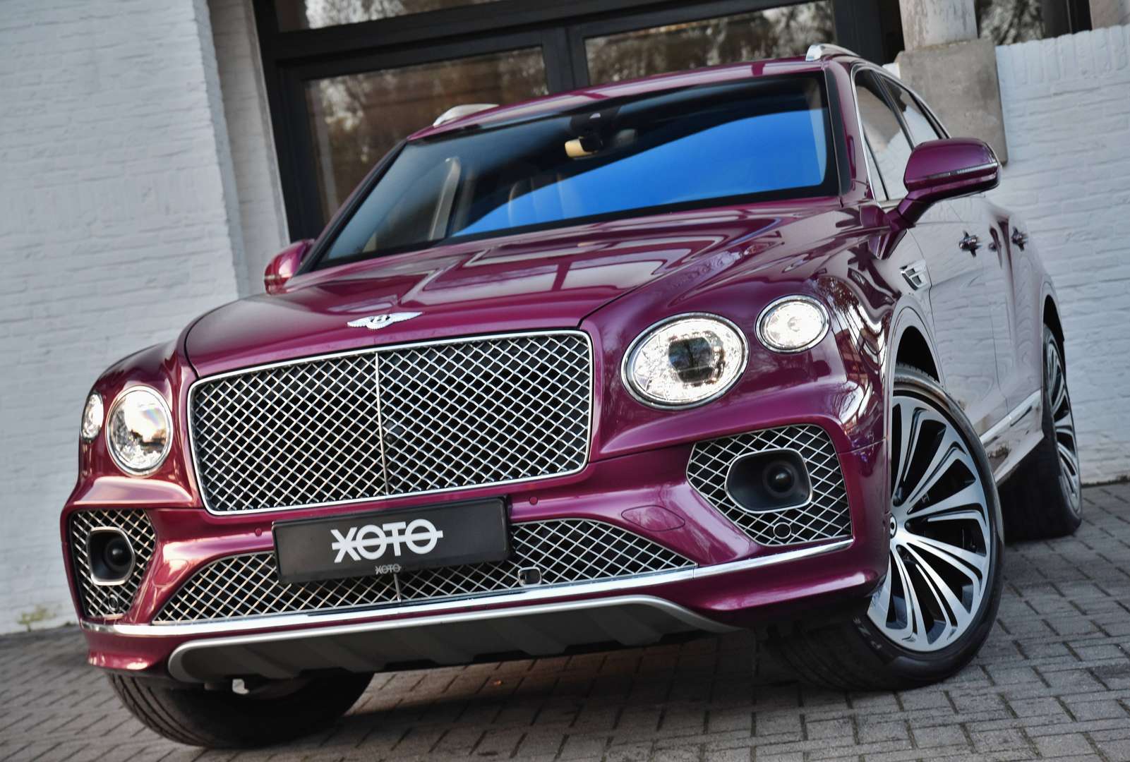 Bentley Bentayga - 1