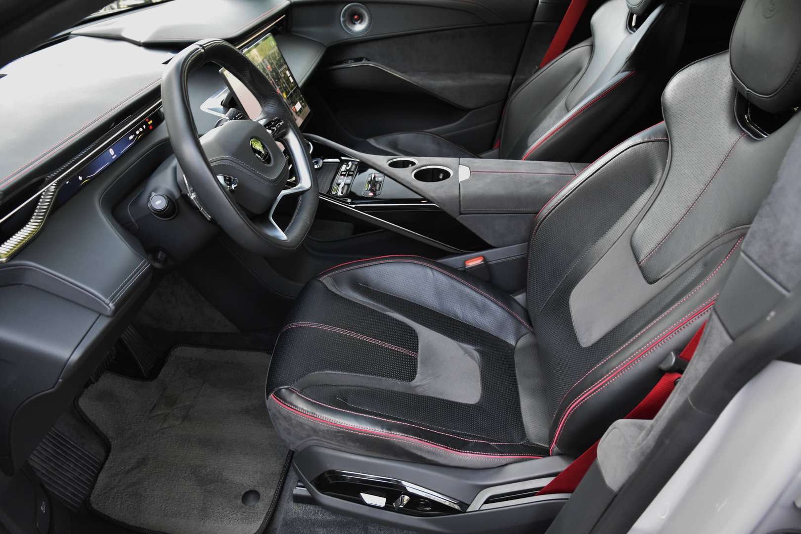 Lotus Eletre - 5