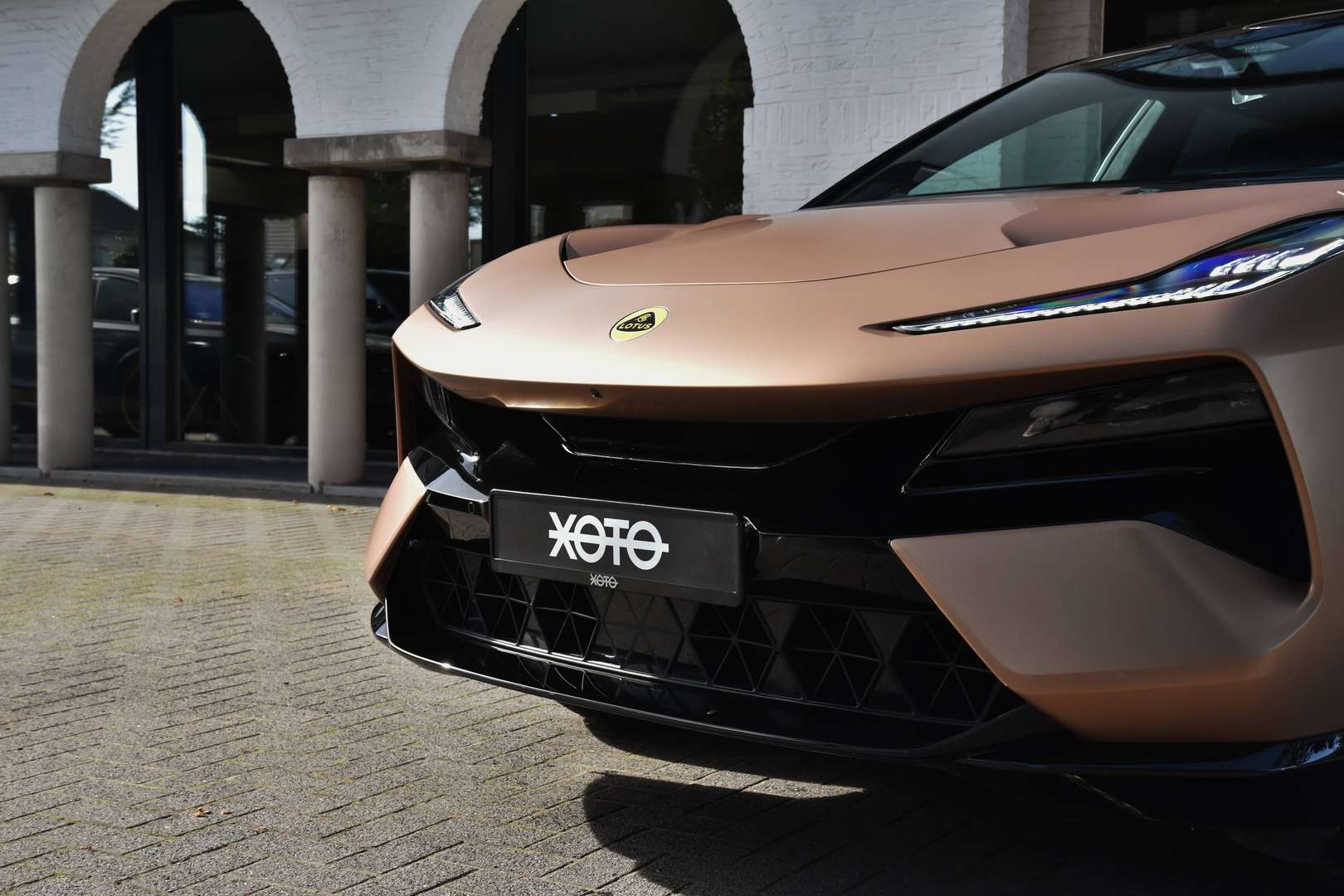 Lotus Eletre - 19