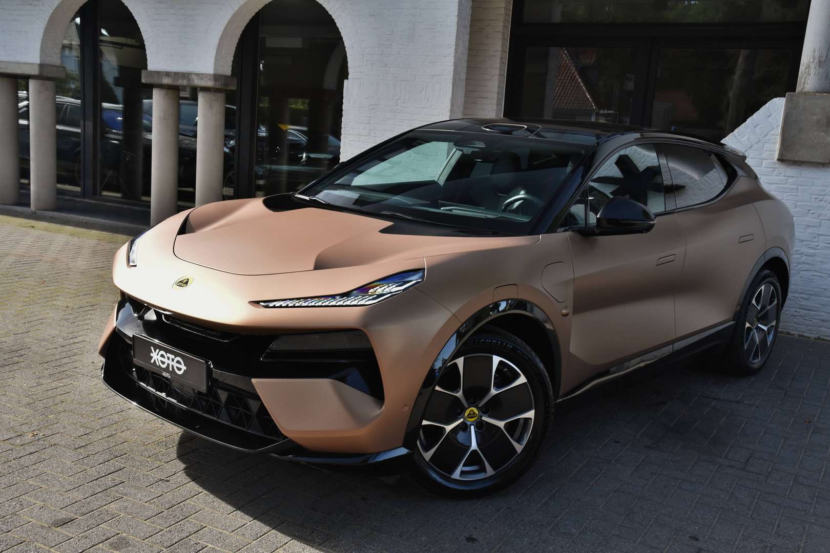 Lotus Eletre - 20