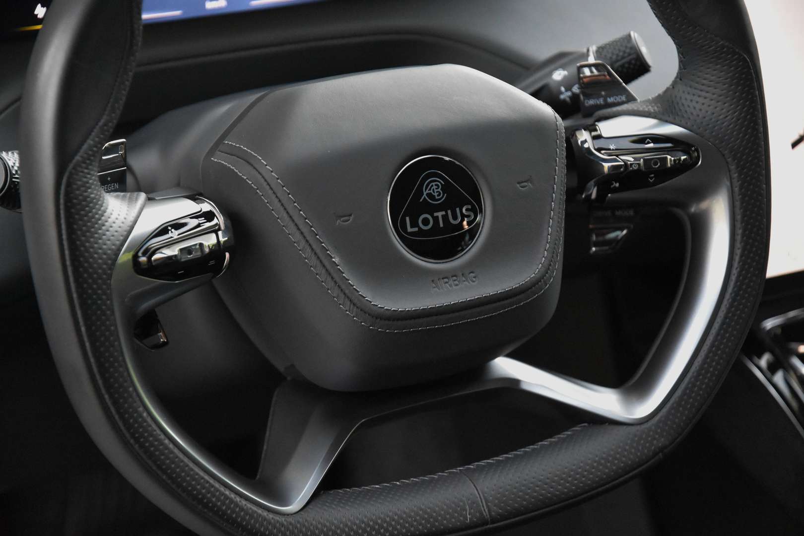 Lotus Eletre - 11