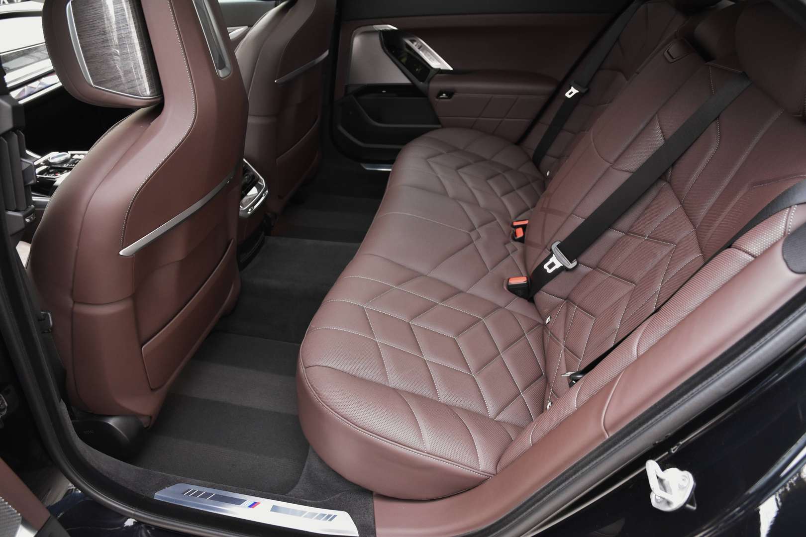 BMW 760 - 12