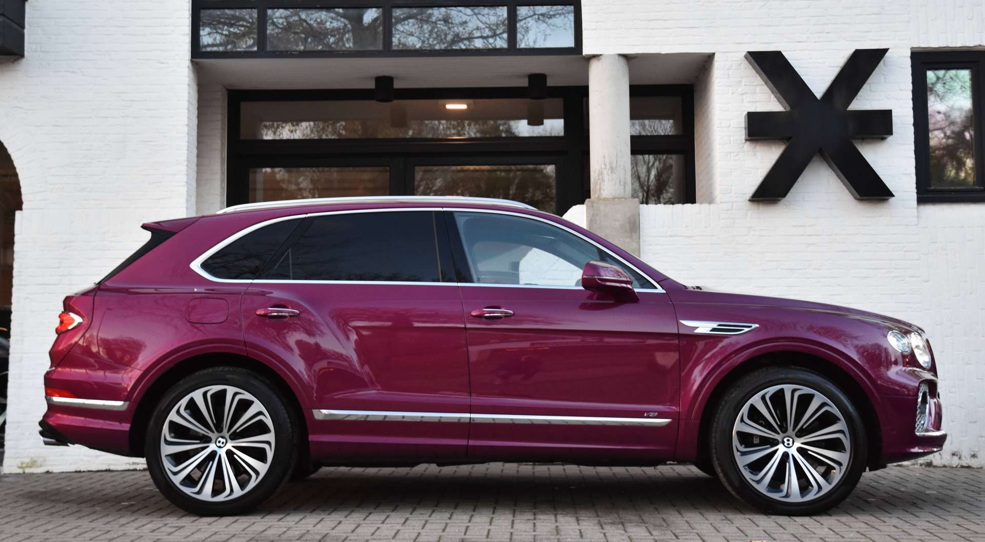 Bentley Bentayga - 3