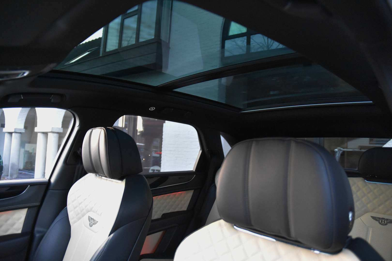 Bentley Bentayga - 15
