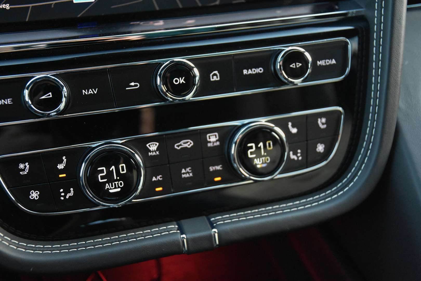 Bentley Bentayga - 27