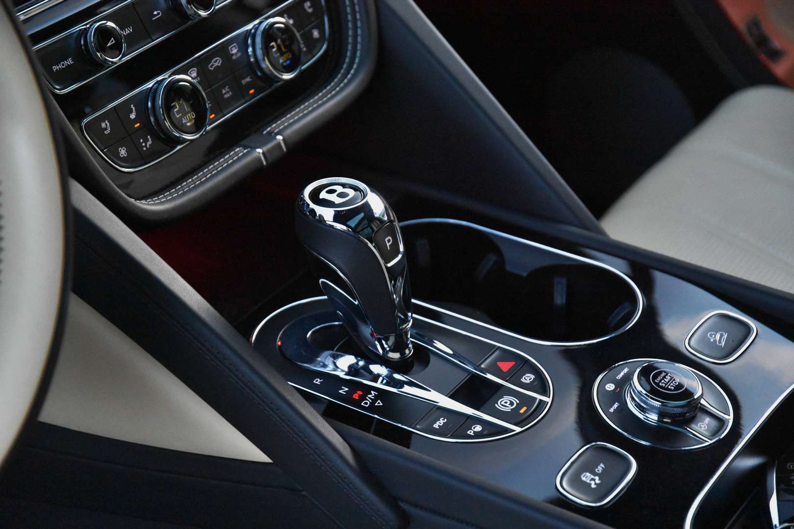 Bentley Bentayga - 35
